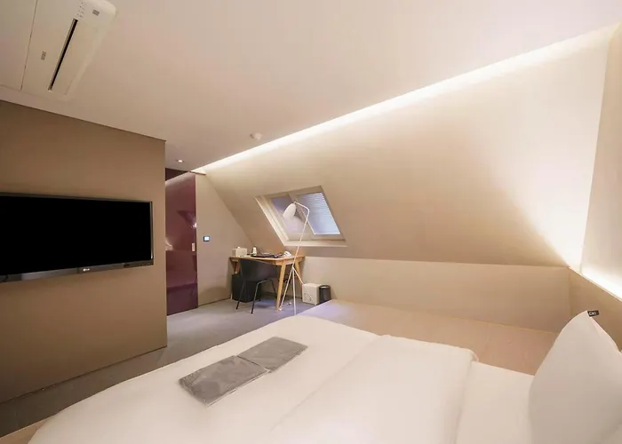 Hotel Seocho H *